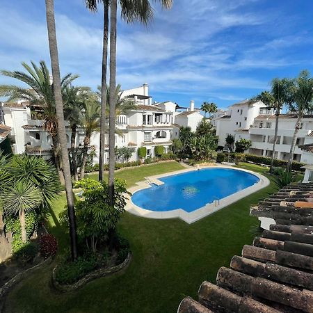 Apartamentos Naranjos Del Sol Marbella Exterior photo
