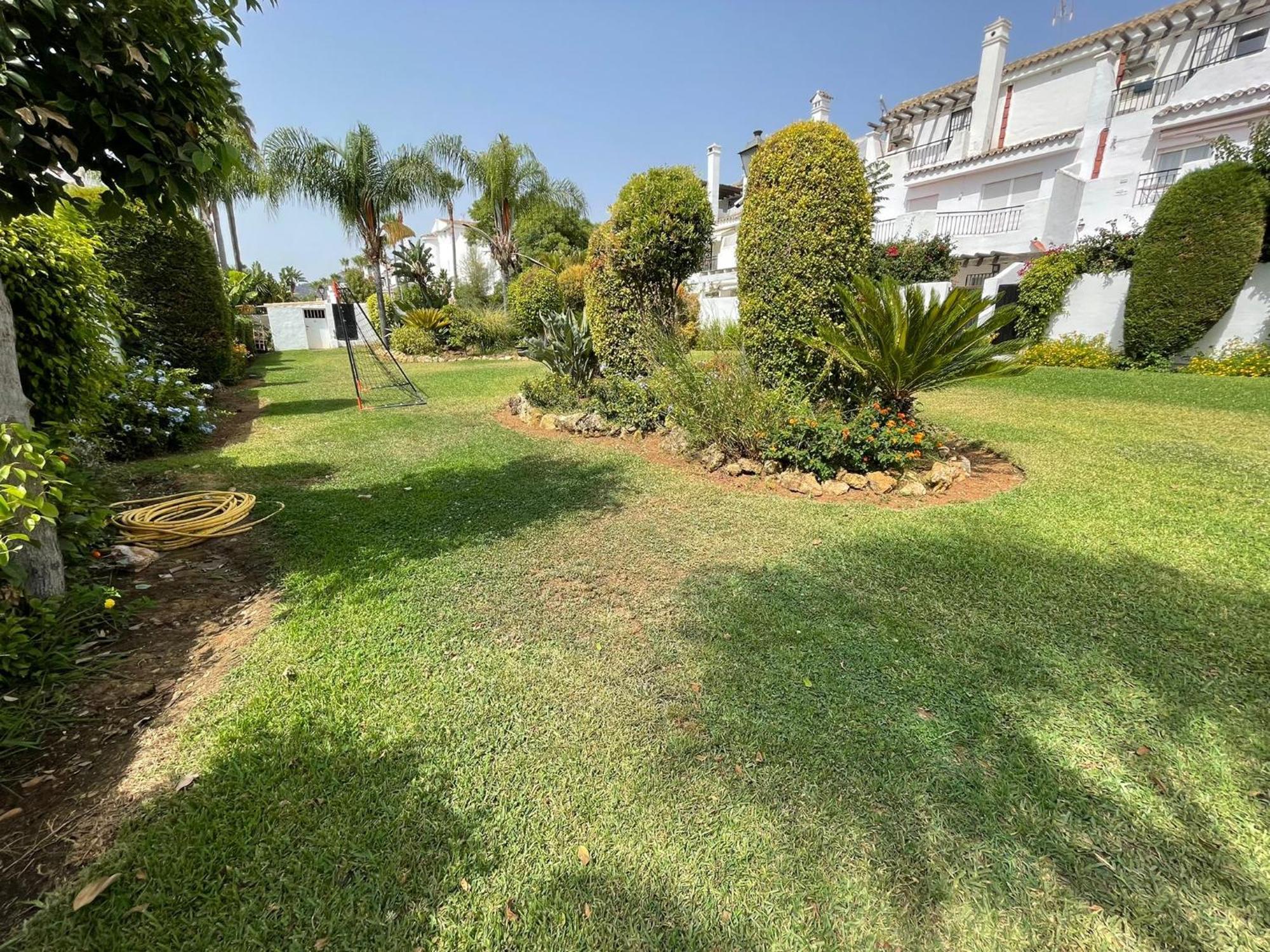 Apartamentos Naranjos Del Sol Marbella Exterior photo