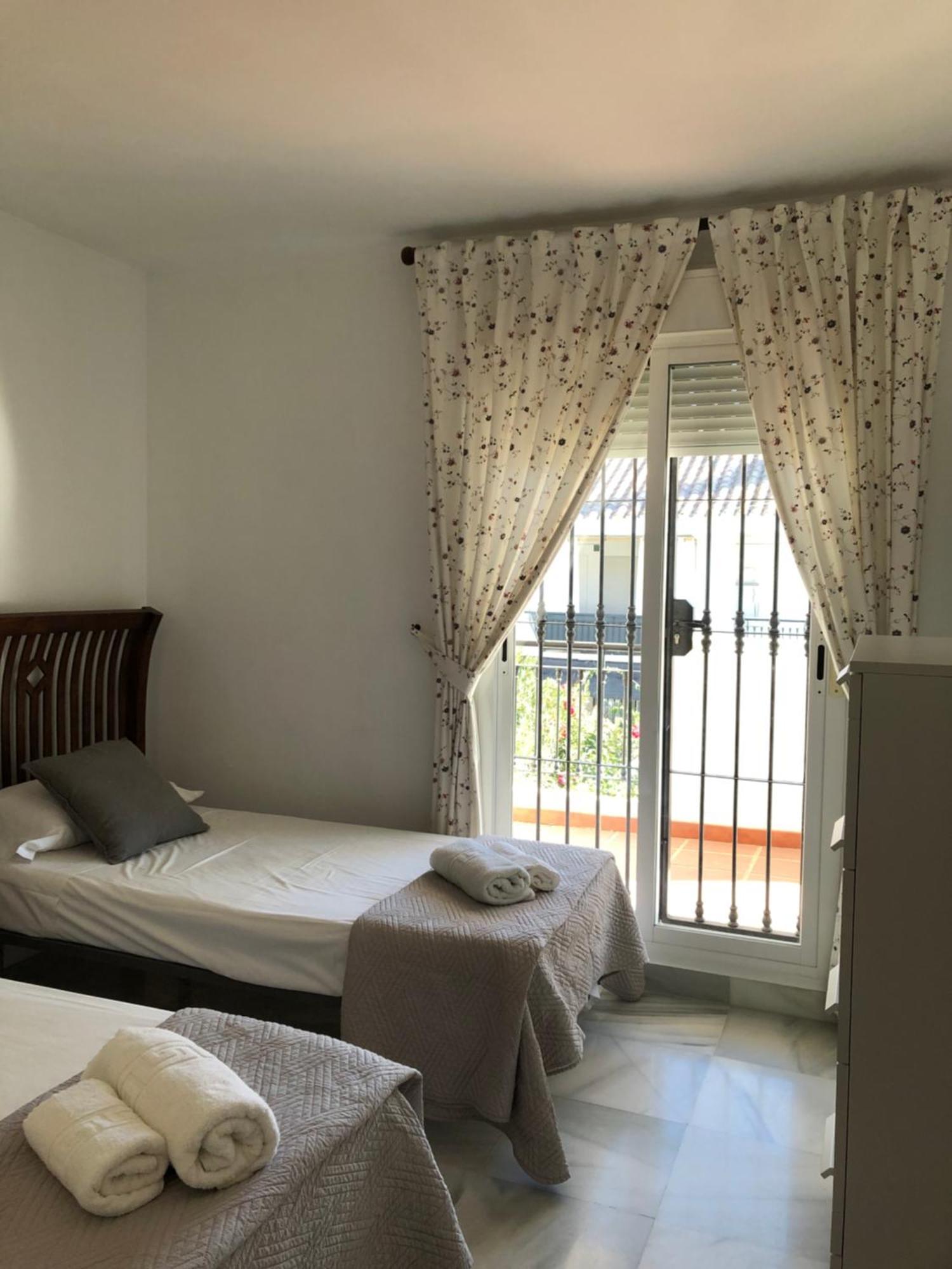 Apartamentos Naranjos Del Sol Marbella Exterior photo