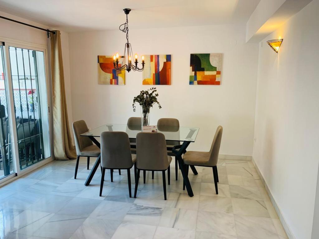 Apartamentos Naranjos Del Sol Marbella Exterior photo