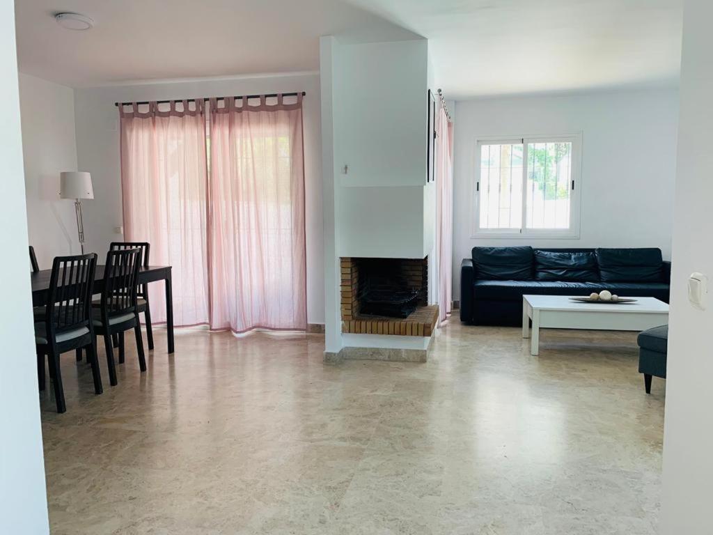 Apartamentos Naranjos Del Sol Marbella Exterior photo