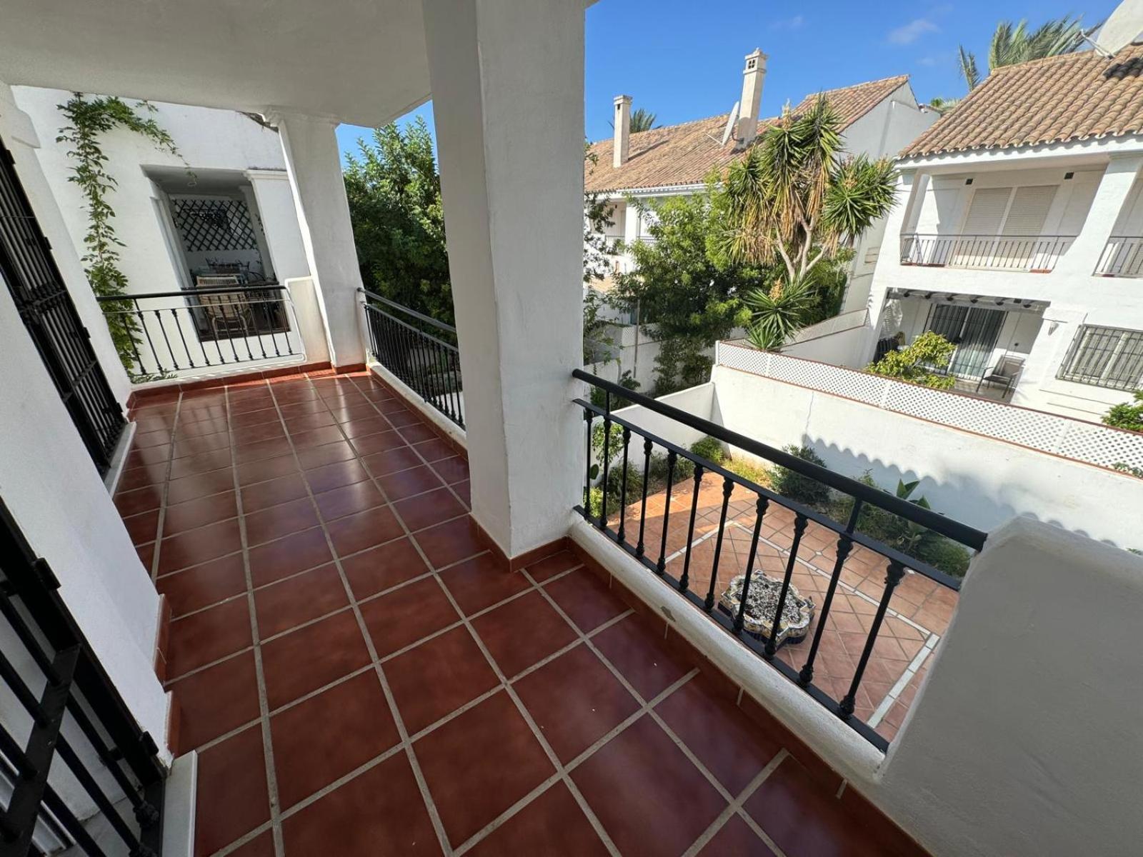 Apartamentos Naranjos Del Sol Marbella Exterior photo
